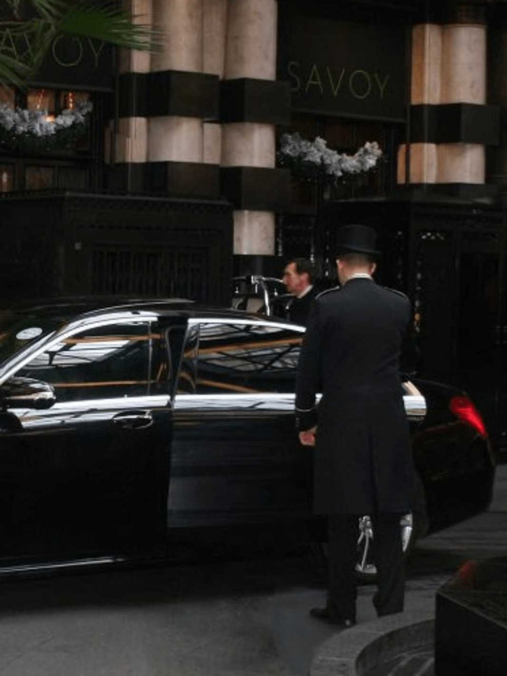 Lexington Limo service - chauffeur - luxury limousine - airport transfers - car service Lexington MA